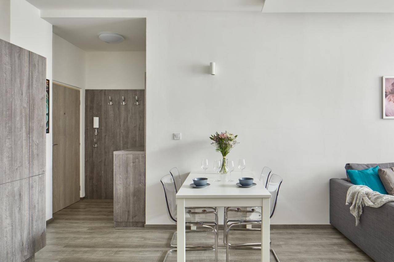 Minimalist Apartment On Wenceslas Square By Prague Days Exterior foto