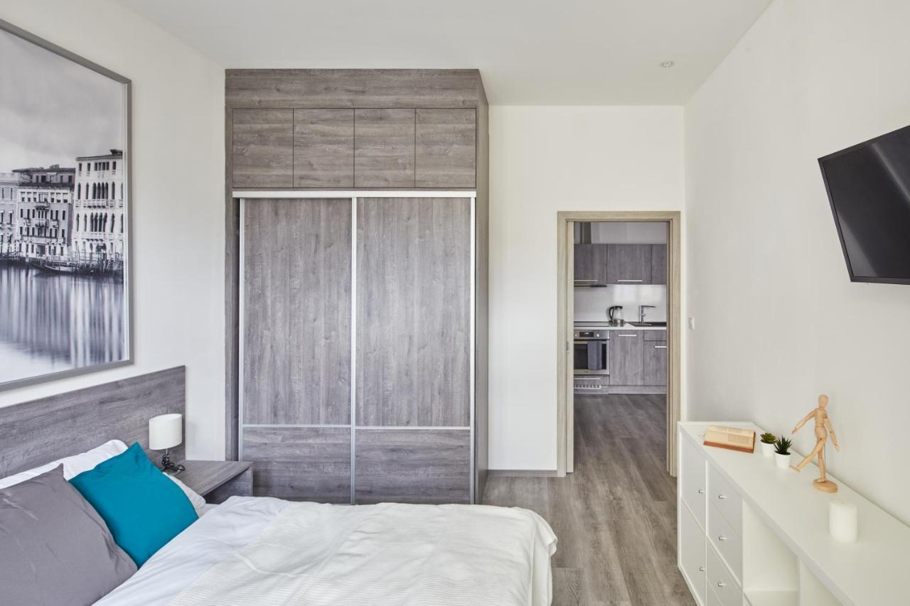 Minimalist Apartment On Wenceslas Square By Prague Days Exterior foto