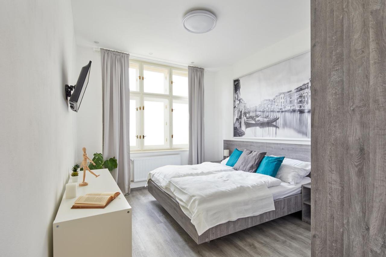 Minimalist Apartment On Wenceslas Square By Prague Days Exterior foto